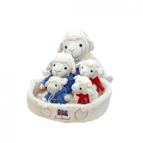 Basket for stuffed animals